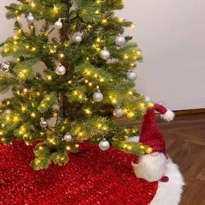 lot 18822 image: Leapig Christmas Tree Skirt 48 Inch Shiny Red Sequin Sparkly With Faux Fur Plush Mat for 5-7FT Large Xmas Decorations, Holiday Home Decor Party - Retail $30