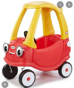 lot 3815 image: Little Tikes Cozy Coupe Ride-On Toy Car - Retail $40