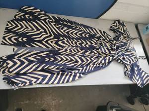 lot 19511 image: SHEIN Curve Navy Blue Geometric Print Dress Size 1XL