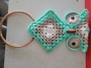 lot 21029 image: Handmade Owl Kitchen Towel Holder