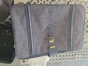 lot 21034 image: Fifth Avenue Grey Canvas Business Portfolio 26x18