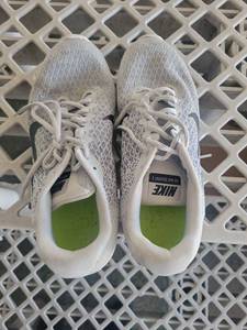 lot 21036 image: Nike Air Max Sequent 2 Running Shoes size 11.5