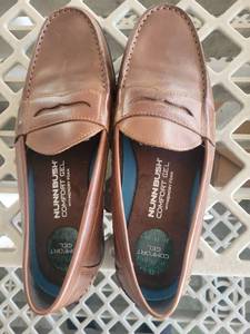 lot 21037 image: Nunn Bush Comfort Gel Brown Leather Penny Loafers size 11.5