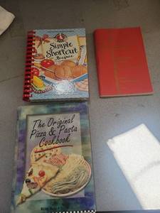 lot 21055 image: Classic Cookbook Collection - Alabama Homemakers, Goose Berry Patch, and Pizza Recipes
