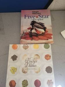 lot 21056 image: Weight Watchers Five Star and Junior League Cookbook Set