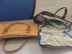lot 21093 image: Cork and Leather Insulated Tote Bag