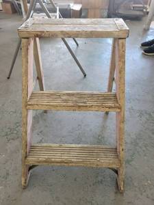 lot 21112 image: Wooden Step Ladder