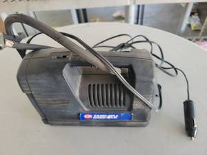 lot 21117 image: Campbell Hausfeld Air Compressor Unit