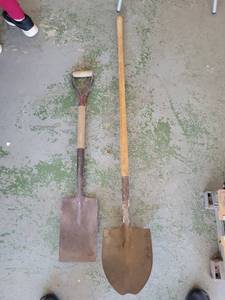 lot 21126 image: Long-handled Garden Spades Set of 2