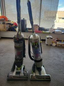 lot 21138 image: Hoover WindTunnel Air Upright Vacuum Cleaner