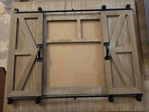 lot 21180 image: Farmhouse Sliding Barn Door Picture Frame