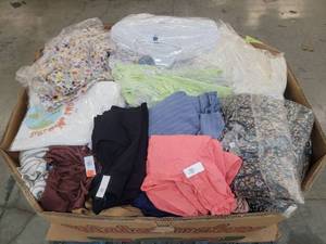 lot 56957 image: Womens Summer Clothing Old Navy - Several Hundred Plus Sizes (X-4X) w tags