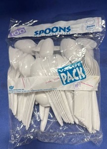 lot 22 image: White Plastic Dinner Spoons - 100 Count Pack - Retail $3