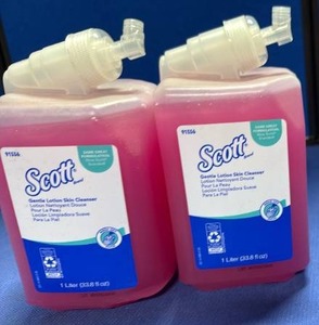 lot 44 image: Scott Pink Gentle Lotion Skin Cleanser 1L (33.8 fl oz) 2 pack - Retail $15