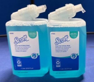 lot 45 image: Scott Foam Hair & Body Wash Professional - Retail $35