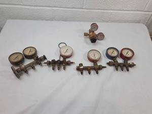 lot 21 image: Industrial Pressure Gauges and Regulator Manifolds Collection