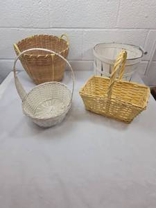 lot 26 image: Woven Basket Collection Set