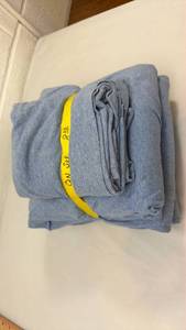 lot 56 image: Queen Size Bedding Set in Light Blue Jersey