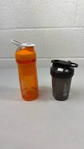 lot 61 image: Blender Bottle Protein Shaker Set