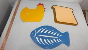 lot 62 image: Fox Run Kitchen Cutting Board Set - Fish, Chicken, and Bread Designs