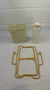 lot 63 image: Tupperware Beverage Bundle with Gold Carrier