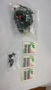 lot 101 image: NOMA Outdoor Christmas Light Clips Bundle