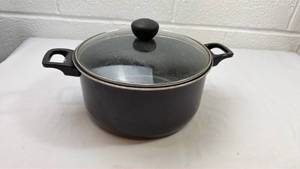 lot 125 image: Black Non-stick Stock Pot with Glass Lid - 8 Quart