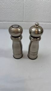 lot 126 image: Stainless Steel Salt and Pepper Mill Set