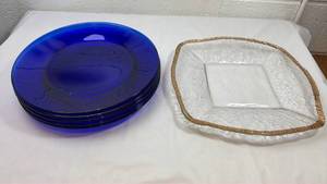 lot 133 image: Cobalt Blue Glass Plates & Gold Rim Serving Platter Set