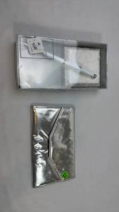 lot 142 image: White and Silver Pen with Decorative Gift Box