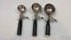 lot 143 image: Stainless Steel Ice Cream Scoop Set