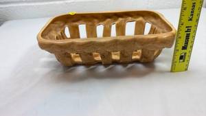 lot 150 image: Decorative Carved Wooden Soap Dish