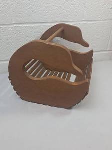 lot 168 image: Wooden Duck Shaped Magazine Rack