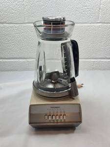 lot 189 image: Ronson Blender with Glass Pitcher