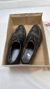 lot 201 image: Lehigh 100 Steel Cleated Safety Shoes