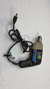 lot 214 image: Black & Decker 7190 38 Corded Drill