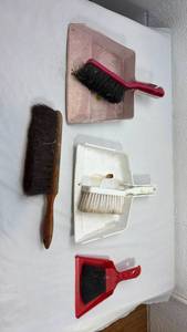 lot 234 image: Lot of 4 Dustpan and Brush Set