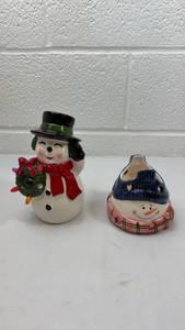 lot 240 image: Holiday Snowman Ceramic Salt and Pepper Shakers