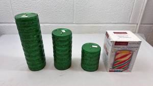 lot 251 image: Color Fusion Festival Musical Holiday Candle Set