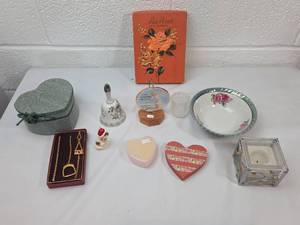 lot 273 image: Mixed Collectibles and Decorative Items Lot non pickups from previous auction