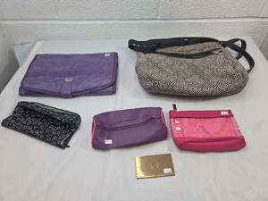 lot 278 image: Mixed Lot of Travel Toiletry Bags and Cosmetic Cases