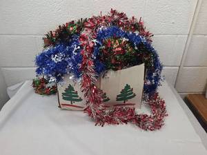 lot 286 image: Christmas Tinsel Garland Collection