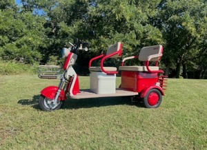 lot 129 image: Unused IRGC40 High-End Mini Golf Cart  - Multiple Colors