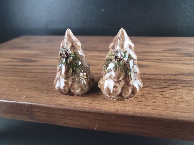 lot 2492 image: Stone Critters Glass Christmas Trees Salt and Pepper Shakers