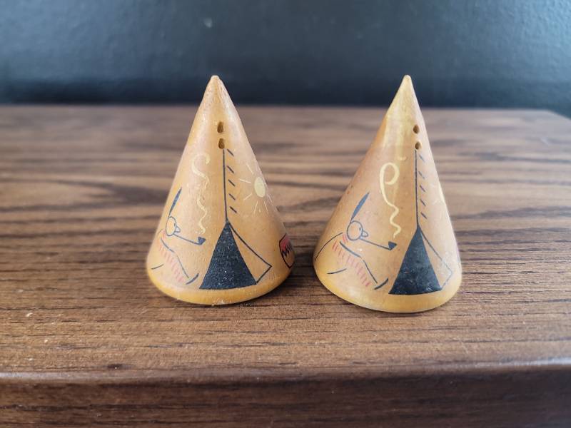 lot 2509 image: Native American Teepee Salt and Pepper Shakers