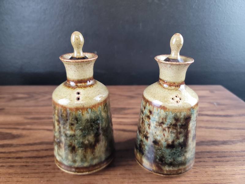 lot 2531 image: Handcrafted Ceramic Salt and Pepper Shakers Set