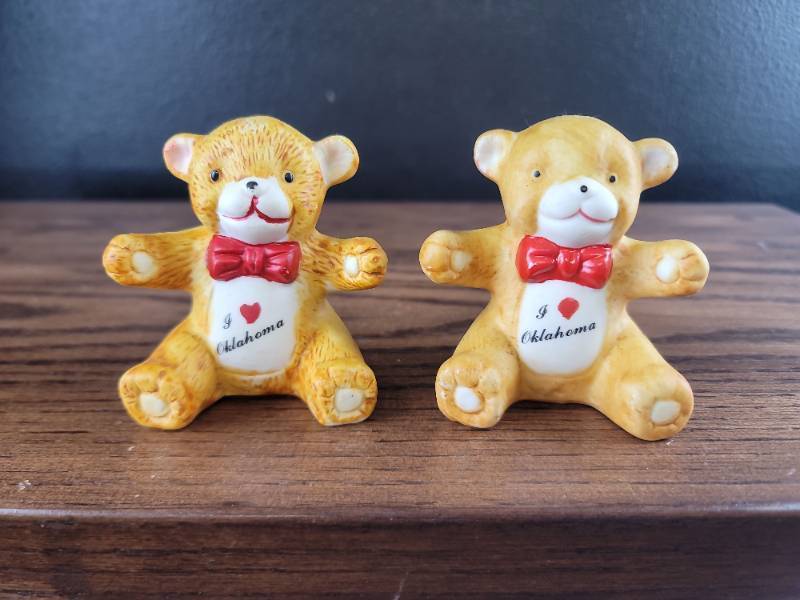 lot 2545 image: Oklahoma Love Teddy Bear Figurine