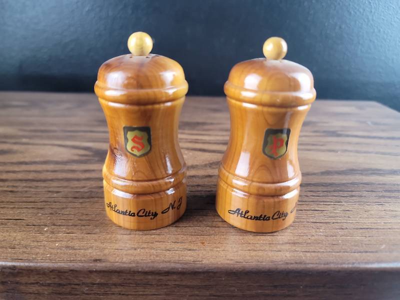 lot 2913 image: Atlantic City Wooden Salt and Pepper Shakers