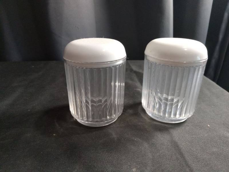 lot 2711 image: Glass Salt and Pepper Shaker Set with White Lids