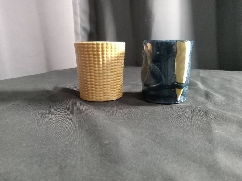 lot 2283 image: Basketweave Pattern Salt and Pepper Shaker Set